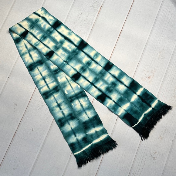Wool scarf hand dyed green and white - Picture 2 of 12